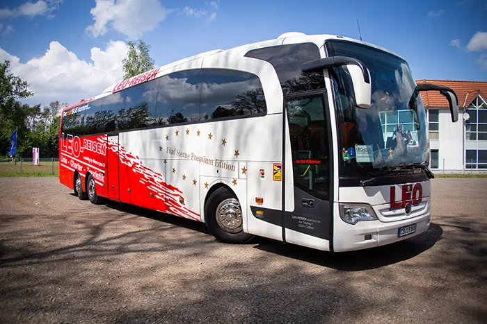 Fernreisebus außen